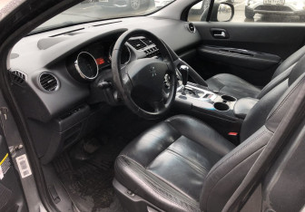 Подержанный автомобиль Peugeot 3008 2010 года (9 фото)
