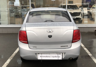 Подержанный автомобиль LADA (ВАЗ) Granta Sedan 2013 года (6 фото)