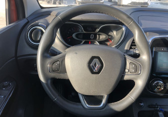 Подержанный автомобиль Renault Kaptur 2017 года (12 фото)