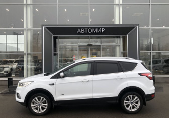 Подержанный автомобиль Ford Kuga 2017 года (8 фото)