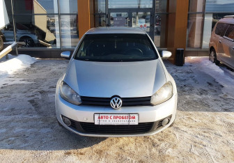 Подержанный автомобиль Volkswagen Golf Hatchback 2011 года (2 фото)