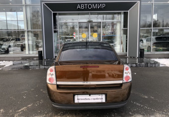 Подержанный автомобиль Opel Vectra Sedan 2004 года (6 фото)