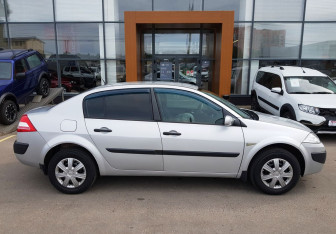Подержанный автомобиль Renault Megane Sedan 2007 года (4 фото)