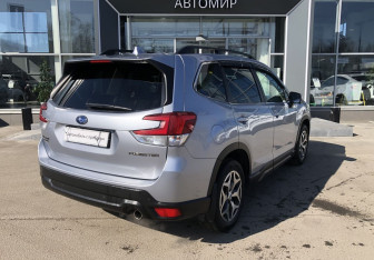 Подержанный автомобиль Subaru Forester Suv 2019 года (5 фото)