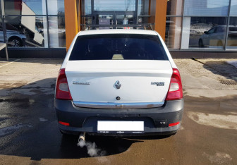 Подержанный автомобиль Renault Logan Sedan 2014 года (6 фото)