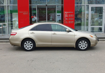 Подержанный автомобиль Toyota Camry Sedan 2007 года (4 фото)