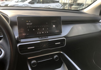 Подержанный автомобиль Geely Coolray 2023 года (13 фото)