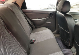 Подержанный автомобиль Chevrolet Lanos 2007 года (10 фото)