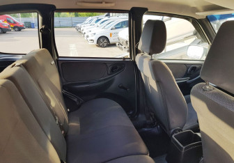 Подержанный автомобиль Chevrolet Niva 2017 года (10 фото)