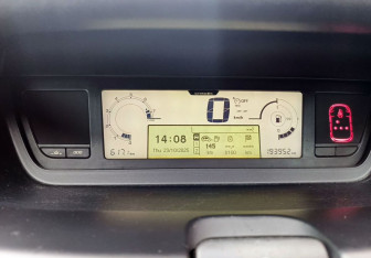 Подержанный автомобиль Citroen C4 Picasso 2011 года (13 фото)