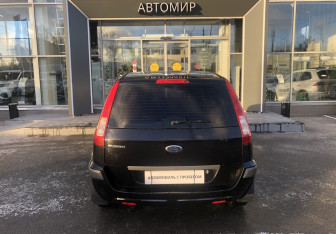 Подержанный автомобиль Ford Fusion 2008 года (6 фото)