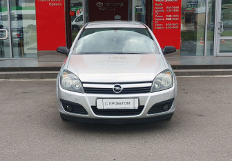 Подержанный автомобиль Opel Astra Wagon 2004 года (2 фото)