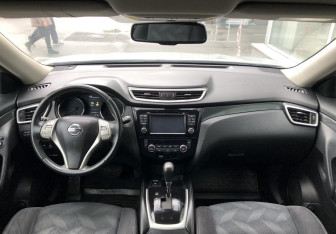 Подержанный автомобиль Nissan X-Trail 2016 года (11 фото)
