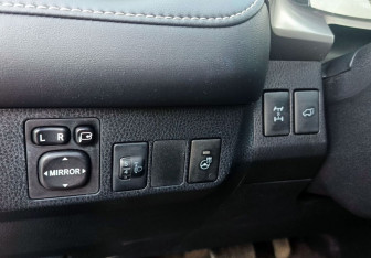 Подержанный автомобиль Toyota RAV4 2016 года (17 фото)