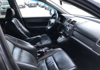 Подержанный автомобиль Honda CR-V 2007 года (10 фото)