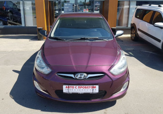 Подержанный автомобиль Hyundai Solaris Sedan 2013 года (2 фото)