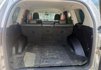Подержанный автомобиль Toyota Land Cruiser Prado 2014 года (12 фото)