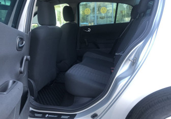 Подержанный автомобиль Renault Megane Sedan 2006 года (11 фото)