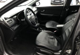 Подержанный автомобиль Kia Rio Sedan 2015 года (9 фото)