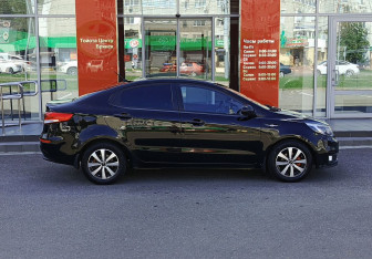 Подержанный автомобиль Kia Rio Sedan 2015 года (4 фото)