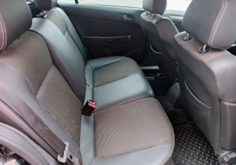 Подержанный автомобиль Opel Astra Wagon 2012 года (15 фото)