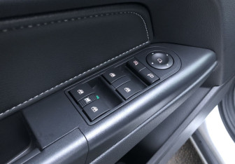 Подержанный автомобиль Opel Astra Sedan 2010 года (14 фото)