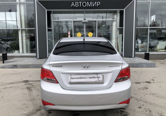Подержанный автомобиль Hyundai Solaris Sedan 2015 года (6 фото)
