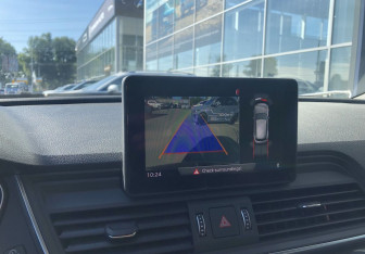 Подержанный автомобиль Audi Q5 2019 года (15 фото)