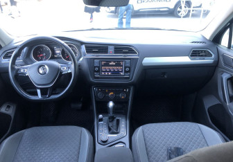 Подержанный автомобиль Volkswagen Tiguan 2017 года (10 фото)