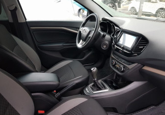 Подержанный автомобиль LADA (ВАЗ) Vesta Wagon 2018 года (9 фото)