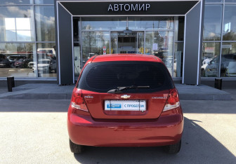 Подержанный автомобиль Chevrolet Aveo Hatchback 2006 года (6 фото)