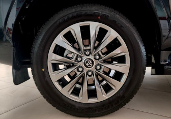 Новый Toyota Land Cruiser Suv 2025 (8 фото)