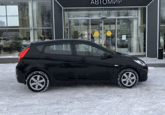 Подержанный автомобиль Hyundai Solaris Hatchback 2014 года (4 фото)