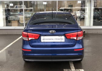 Подержанный автомобиль Kia Rio Sedan 2015 года (6 фото)
