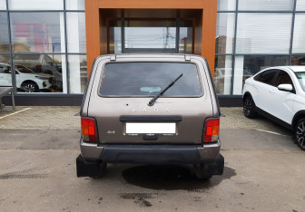 Подержанный автомобиль LADA (ВАЗ) 2121 (4x4) 2017 года (6 фото)