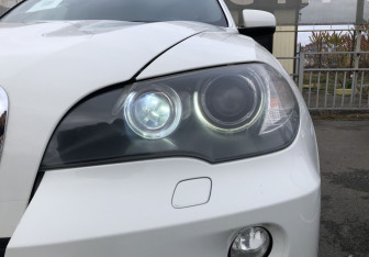 Подержанный автомобиль BMW X5 2008 года (10 фото)