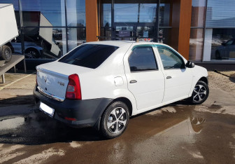 Подержанный автомобиль Renault Logan Sedan 2014 года (5 фото)