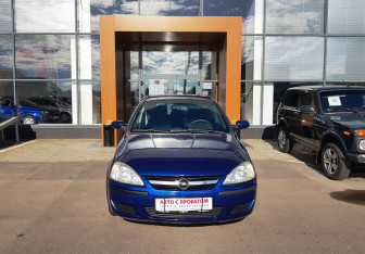 Подержанный автомобиль Opel Corsa 2002 года (2 фото)