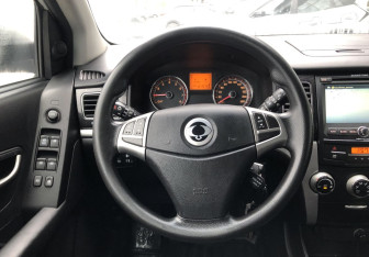Подержанный автомобиль SsangYong Actyon 2012 года (12 фото)