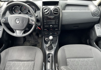 Подержанный автомобиль Renault Duster 2016 года (10 фото)