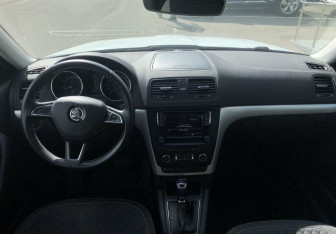 Подержанный автомобиль Skoda Yeti 2016 года (10 фото)