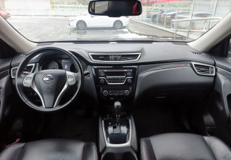 Подержанный автомобиль Nissan X-Trail 2017 года (15 фото)