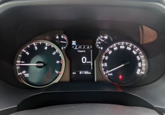 Подержанный автомобиль Toyota Land Cruiser Prado 2020 года (13 фото)