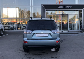 Подержанный автомобиль Mitsubishi Outlander 2007 года (6 фото)