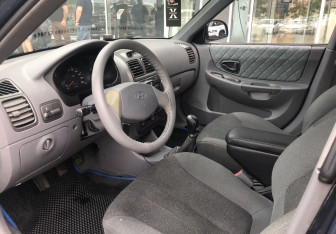 Подержанный автомобиль Hyundai Accent Sedan 2007 года (9 фото)