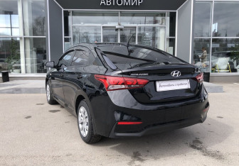 Подержанный автомобиль Hyundai Solaris Sedan 2017 года (7 фото)