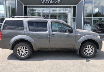 Подержанный автомобиль Nissan Pathfinder 2007 года (4 фото)