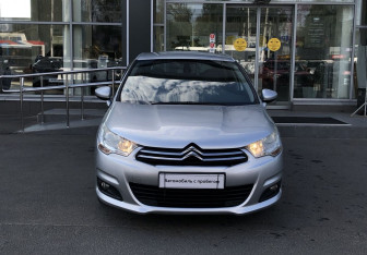 Подержанный автомобиль Citroen C4 Hatchback 2012 года (2 фото)
