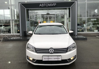 Подержанный автомобиль Volkswagen Passat Sedan 2012 года (2 фото)