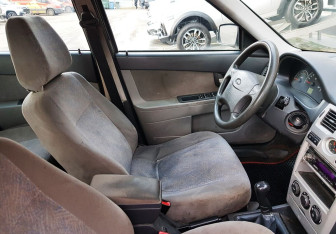 Подержанный автомобиль LADA (ВАЗ) Priora Wagon 2010 года (9 фото)